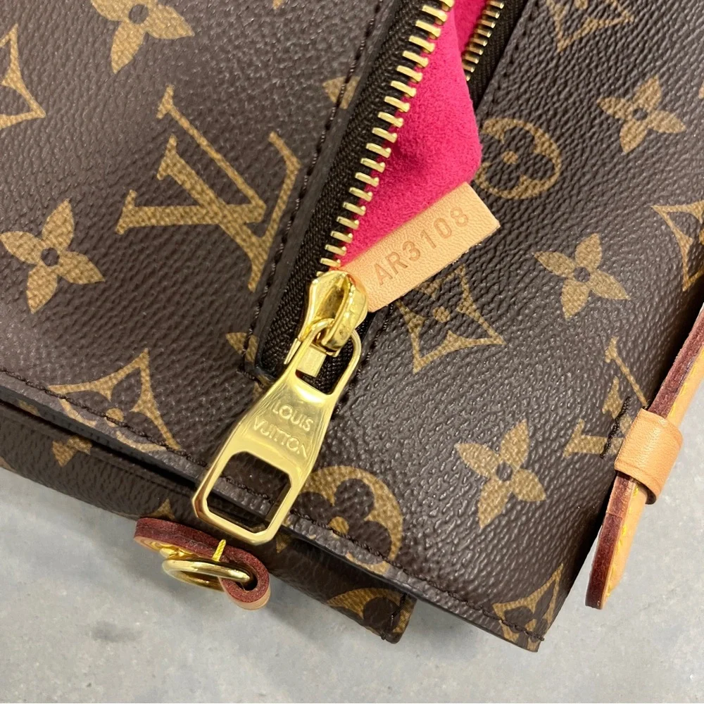 Louis Vuitton‎ Monogram Patches Pochette Metis - Picture 17 of 17